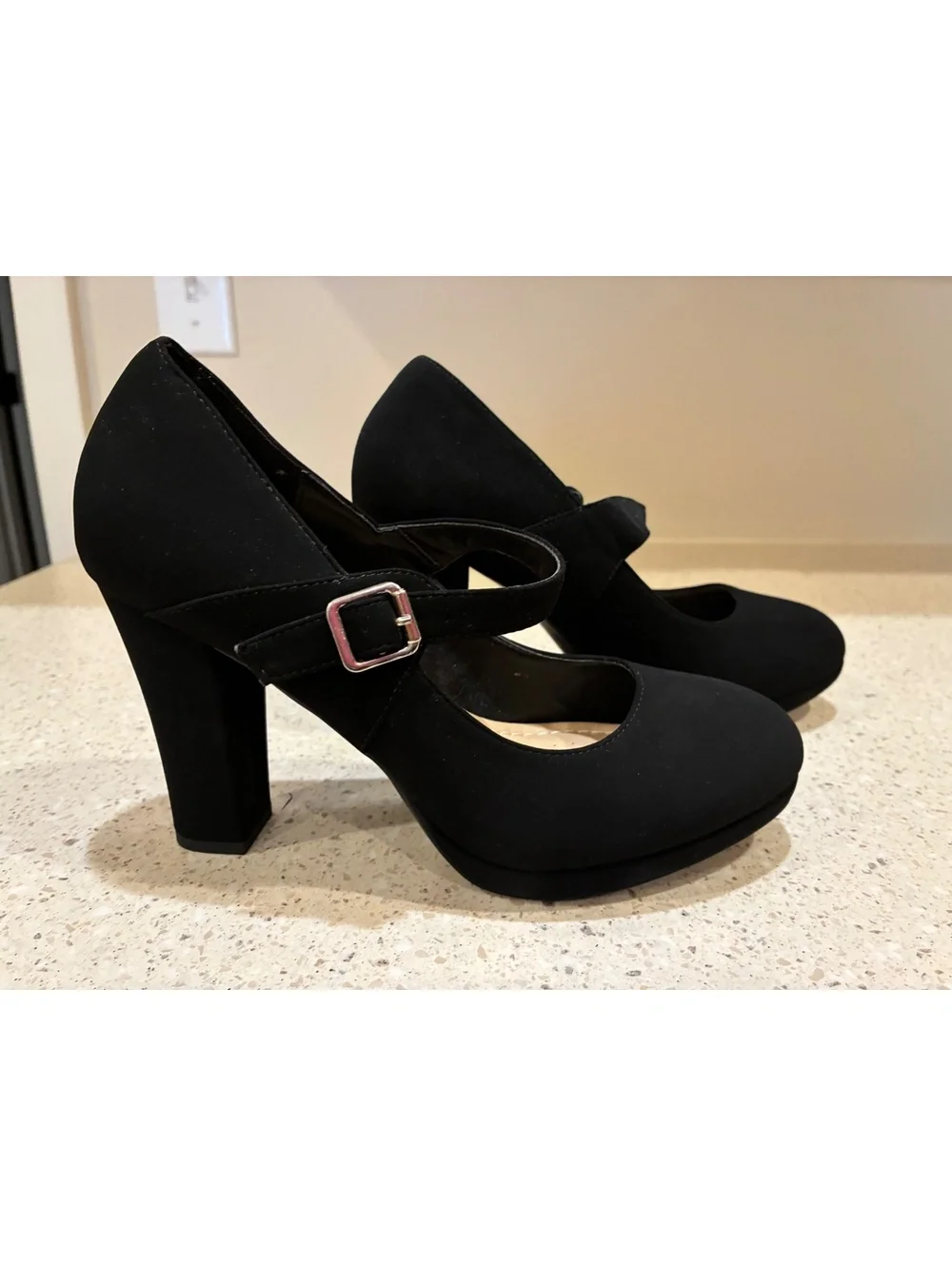 Y-Not Addison Mary Jane Size 8M Black Platform Almond Toe  Block Heel Pumps